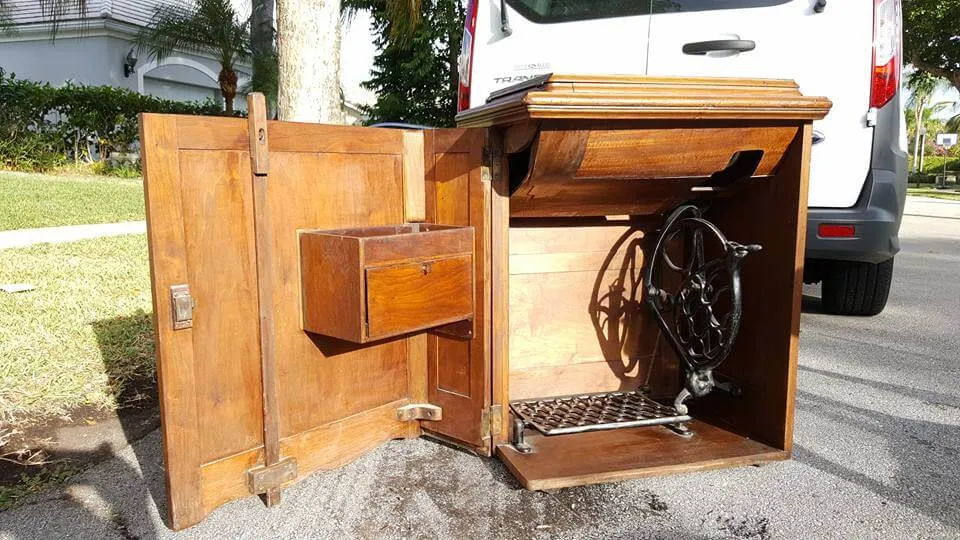 Vintage Singer Sewing Machine Cabinet