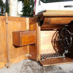 Vintage Singer Sewing Machine Cabinet